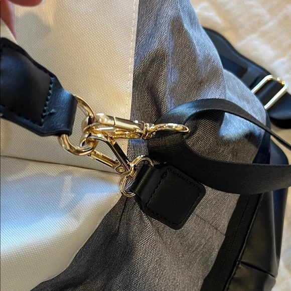 Lovevook Black, Gray and White Weekender Travel Bag - Picture 10 of 10